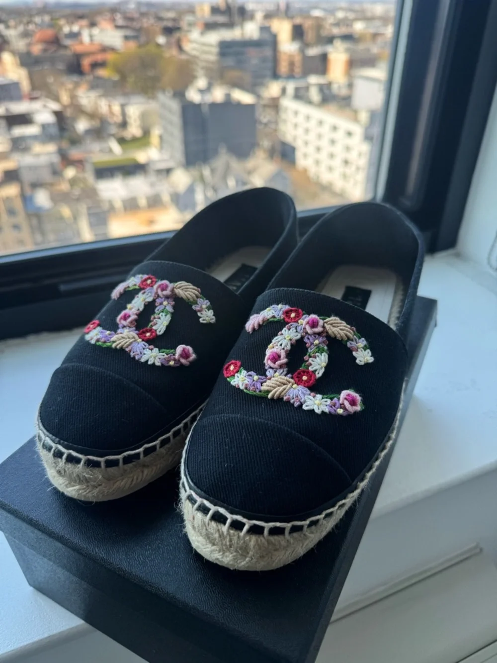 Chanel Black Espadrilles with Embroidered Floral CC - Picture 2 of 4